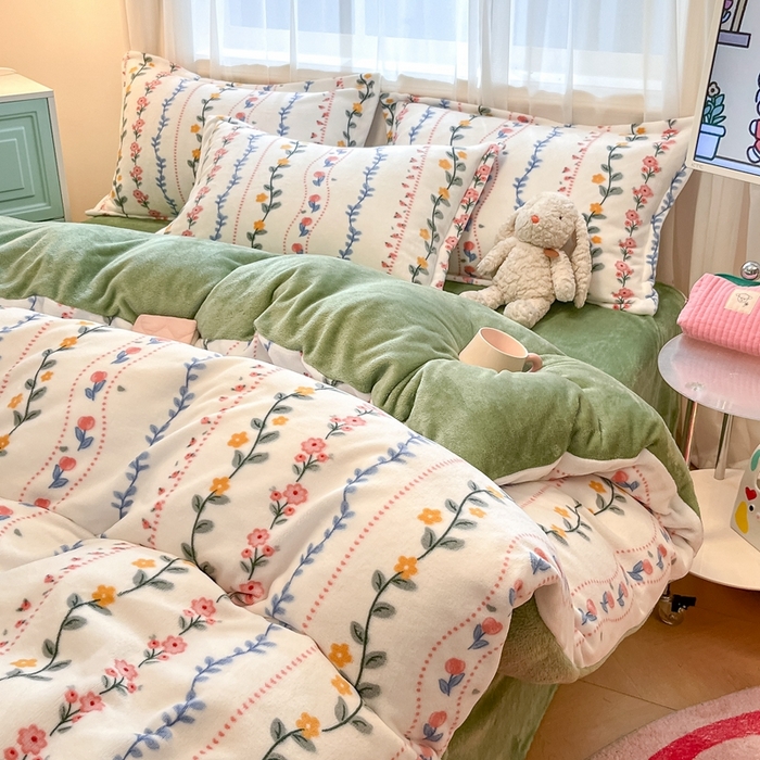 91家纺网 家纺一手货源 找家纺 川悦生活 【提供买家秀】2025新款高克重牛奶绒四件套-系列二 花意