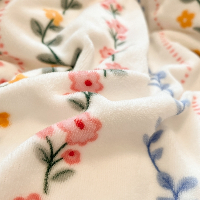 91家纺网 家纺一手货源 找家纺 川悦生活 【提供买家秀】2025新款高克重牛奶绒四件套-系列二 花意