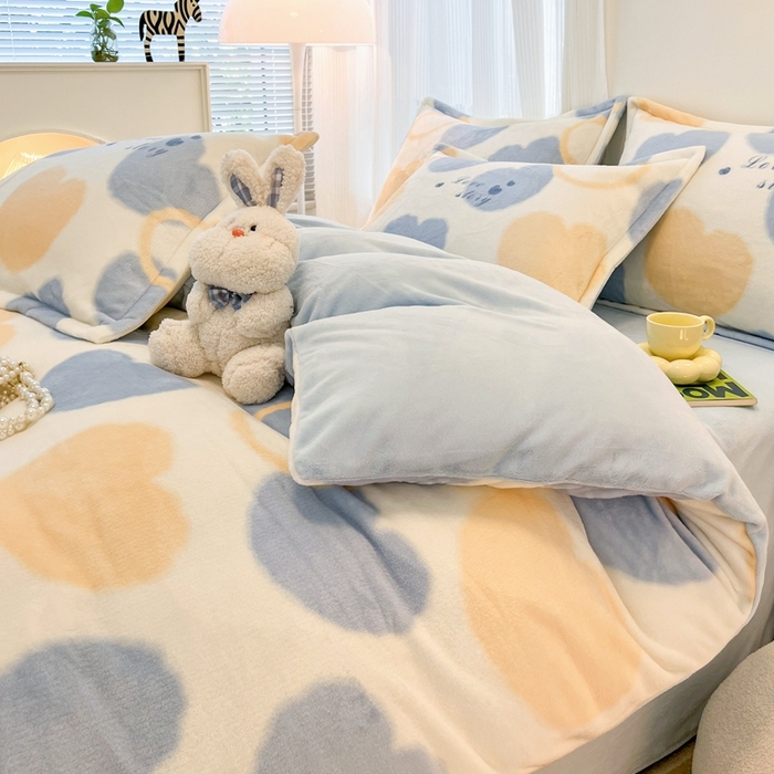 91家纺网 家纺一手货源 找家纺 川悦生活 【提供买家秀】2025新款高克重牛奶绒四件套-系列二 浪漫国度-蓝