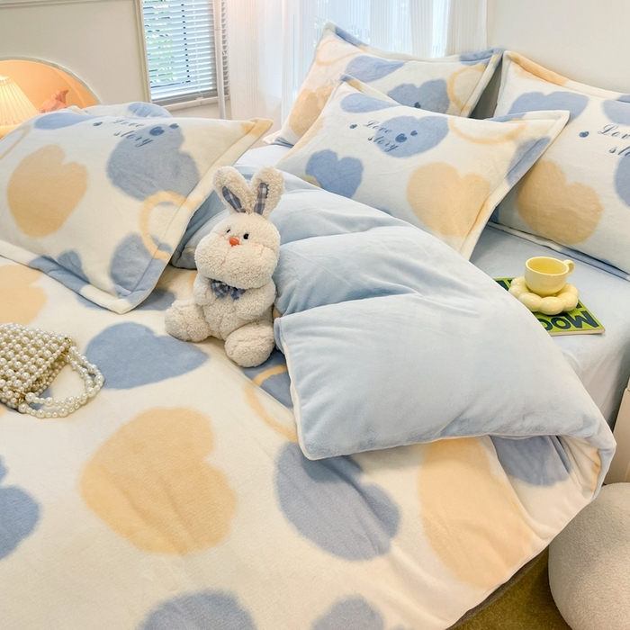 91家纺网 家纺一手货源 找家纺 川悦生活 【提供买家秀】2025新款高克重牛奶绒四件套-系列二 浪漫国度-蓝