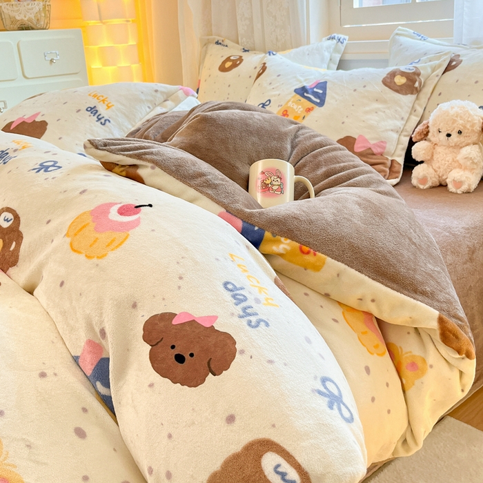 91家纺网 家纺一手货源 找家纺 川悦生活 2025新款高克重牛奶绒四件套-系列二 奶油噗妮-咖