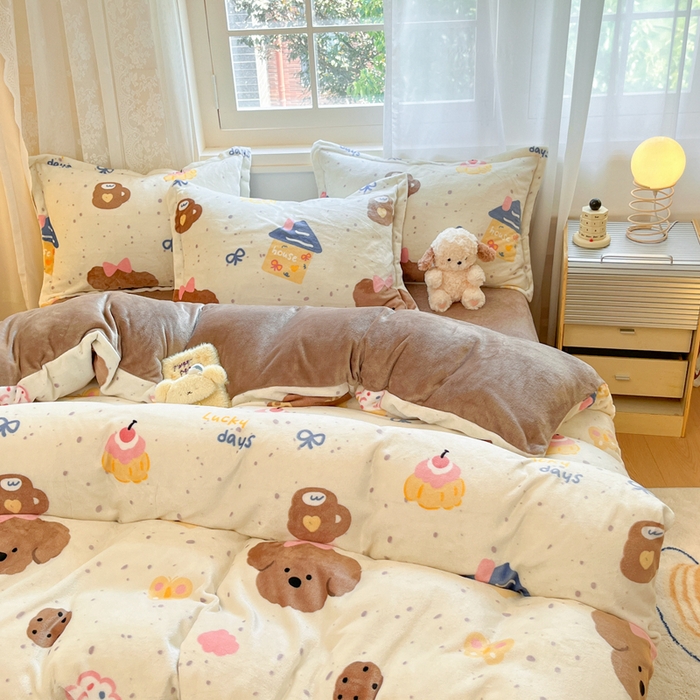 91家纺网 家纺一手货源 找家纺 川悦生活 2025新款高克重牛奶绒四件套-系列二 奶油噗妮-咖