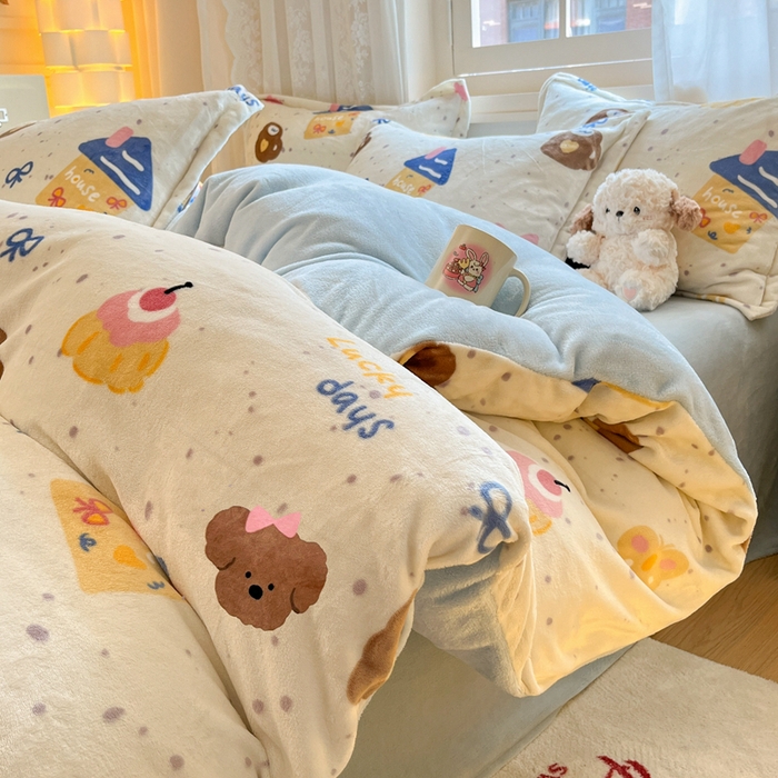 91家纺网 家纺一手货源 找家纺 川悦生活 2025新款高克重牛奶绒四件套-系列二 奶油噗妮-蓝