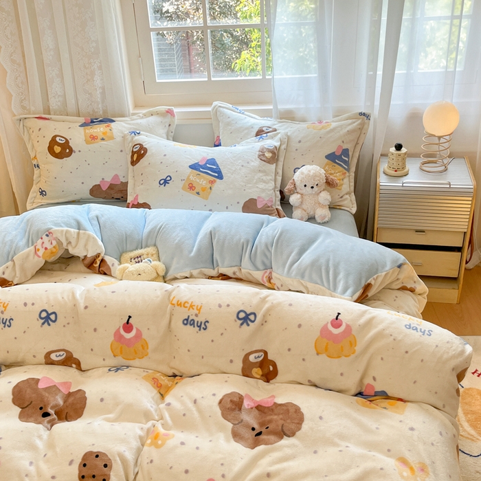 91家纺网 家纺一手货源 找家纺 川悦生活 2025新款高克重牛奶绒四件套-系列二 奶油噗妮-蓝