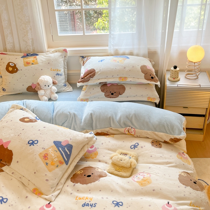 91家纺网 家纺一手货源 找家纺 川悦生活 2025新款高克重牛奶绒四件套-系列二 奶油噗妮-蓝