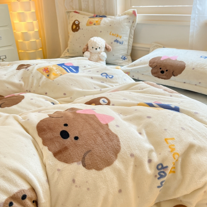 91家纺网 家纺一手货源 找家纺 川悦生活 2025新款高克重牛奶绒四件套-系列二 奶油噗妮-蓝