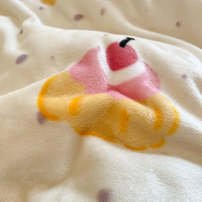 91家纺网 家纺一手货源 找家纺 川悦生活 2025新款高克重牛奶绒四件套-系列二 奶油噗妮-蓝