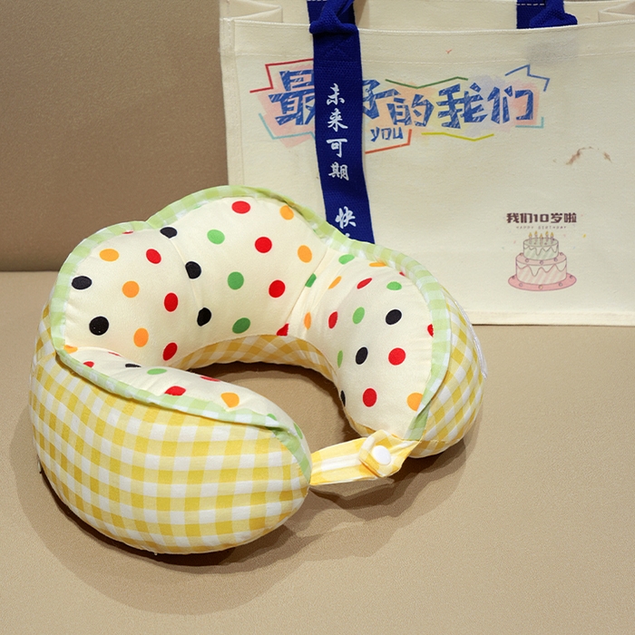 91家纺网 家纺一手货源 找家纺 （总）仟亿莱 2025新款泡泡纱驼峰波点格子U型枕