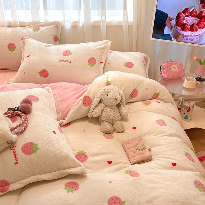 91家纺网 家纺一手货源 找家纺 川悦生活 2025新款高克重牛奶绒四件套-系列二 香甜草莓