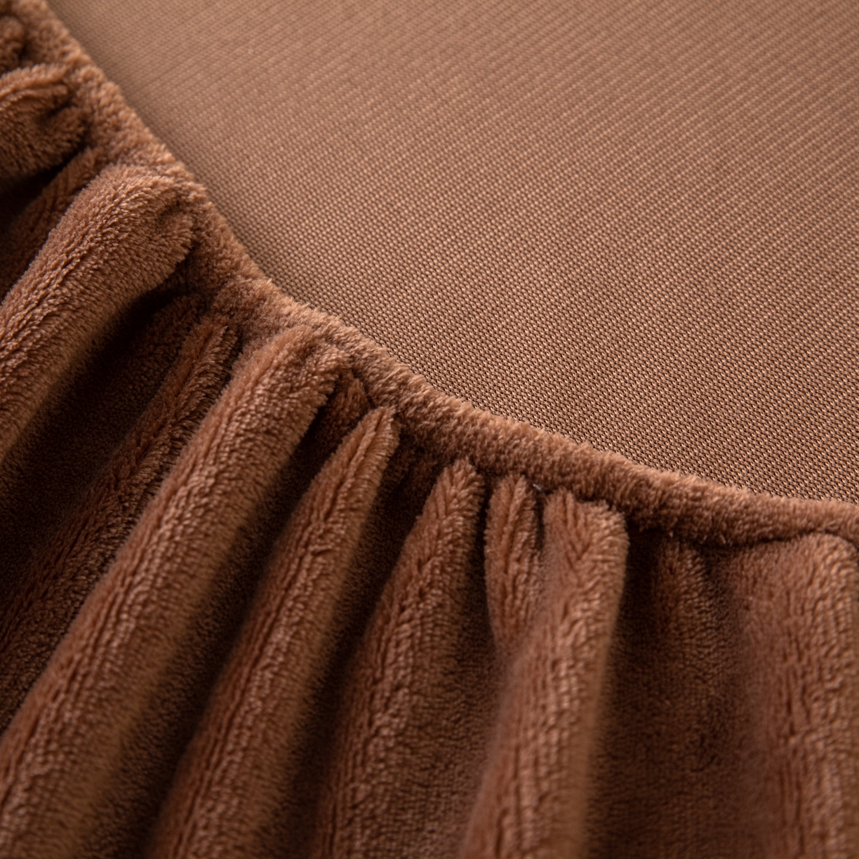 91家纺网 家纺一手货源 找家纺 眠博士 2025新款简约牛奶绒纯色单床笠-场景二 牛奶绒纯色床笠-冬日咖