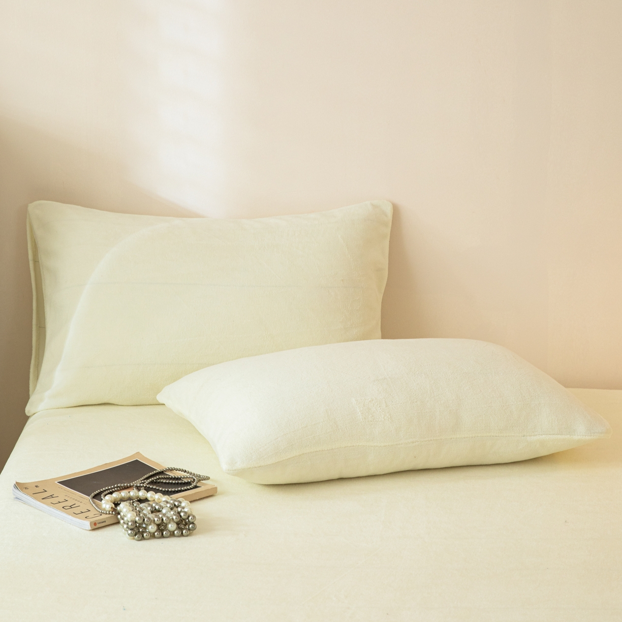 91家纺网 家纺一手货源 找家纺 眠博士 2025新款简约牛奶绒纯色单床笠-场景二 牛奶绒纯色床笠-奶白