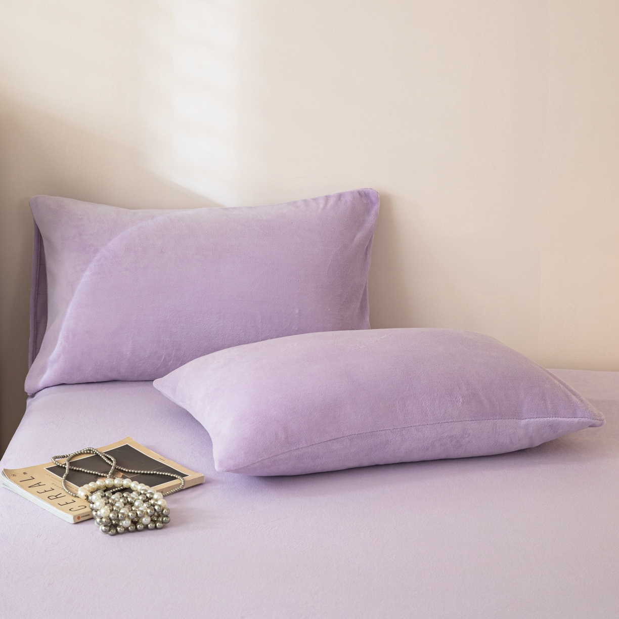 91家纺网 家纺一手货源 找家纺 眠博士 2025新款简约牛奶绒纯色单床笠-场景二 牛奶绒纯色床笠-丁香紫