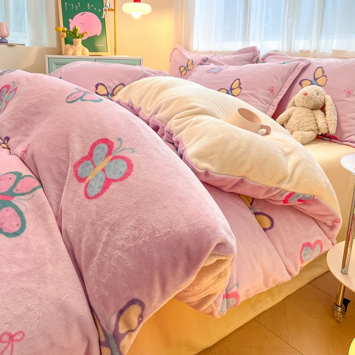 91家纺网 家纺一手货源 找家纺 川悦生活 2025新款高克重牛奶绒四件套-系列二 小芙蝶意-奶黄