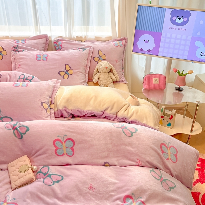 91家纺网 家纺一手货源 找家纺 川悦生活 2025新款高克重牛奶绒四件套-系列二 小芙蝶意-奶黄