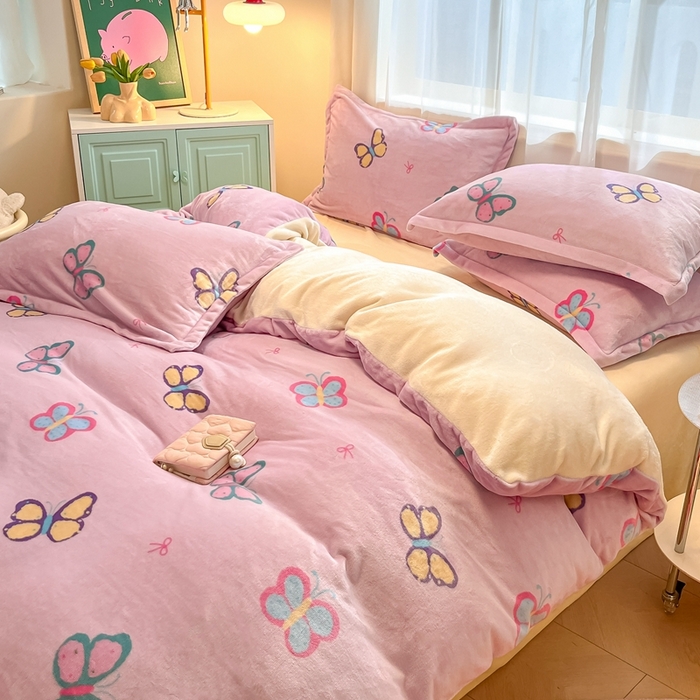 91家纺网 家纺一手货源 找家纺 川悦生活 2025新款高克重牛奶绒四件套-系列二 小芙蝶意-奶黄