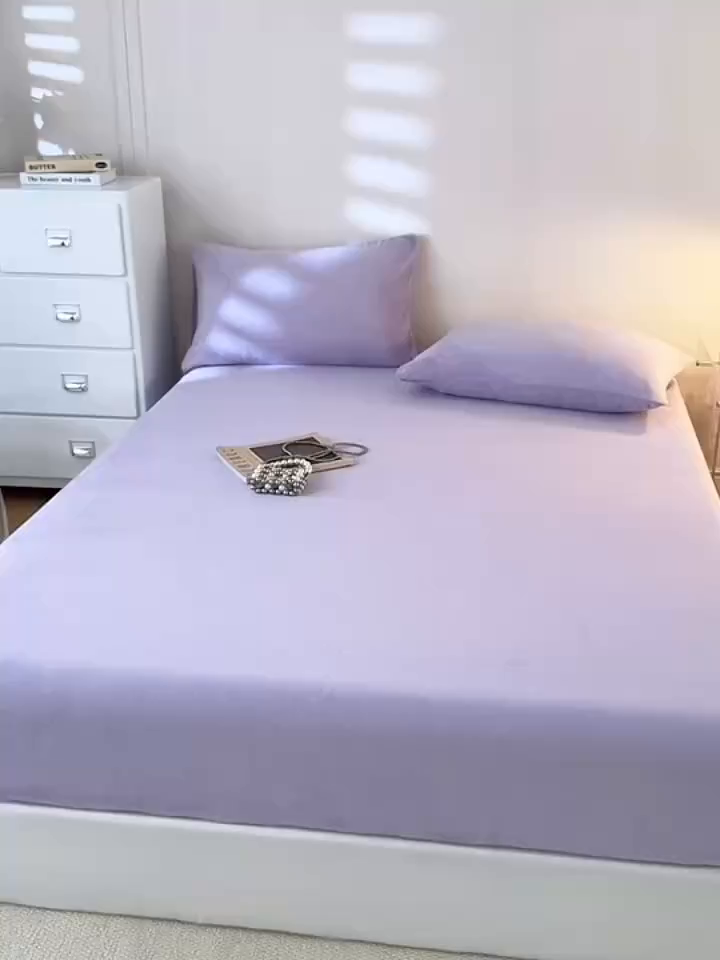 91家纺网 家纺一手货源 找家纺 眠博士 2025新款简约牛奶绒纯色单床笠-场景二 牛奶绒纯色床笠-丁香紫