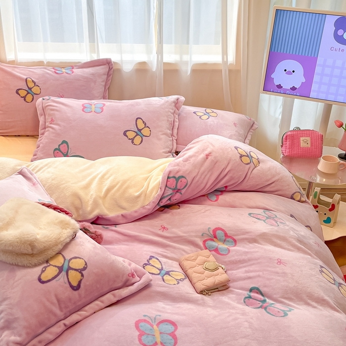 91家纺网 家纺一手货源 找家纺 川悦生活 2025新款高克重牛奶绒四件套-系列二 小芙蝶意-奶黄