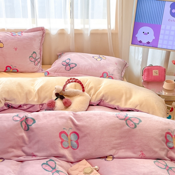 91家纺网 家纺一手货源 找家纺 川悦生活 2025新款高克重牛奶绒四件套-系列二 小芙蝶意-奶黄