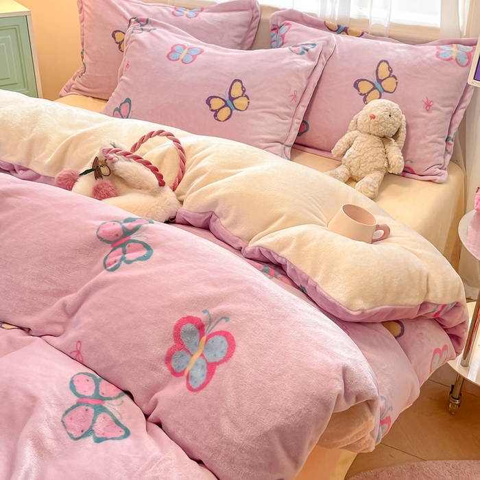 91家纺网 家纺一手货源 找家纺 川悦生活 2025新款高克重牛奶绒四件套-系列二 小芙蝶意-奶黄