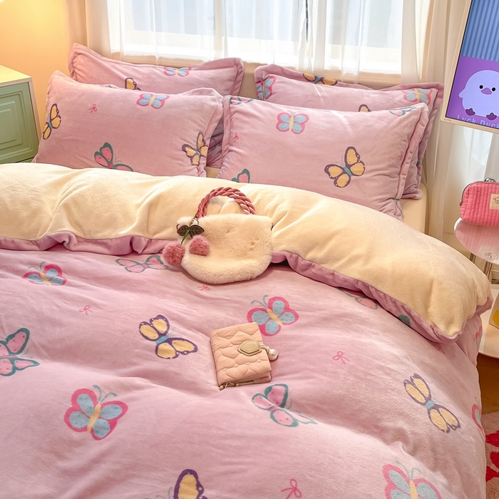 91家纺网 家纺一手货源 找家纺 川悦生活 2025新款高克重牛奶绒四件套-系列二 小芙蝶意-奶黄