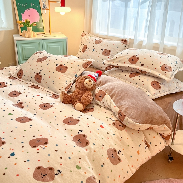 91家纺网 家纺一手货源 找家纺 川悦生活 2025新款高克重牛奶绒四件套-系列二 小熊仔仔