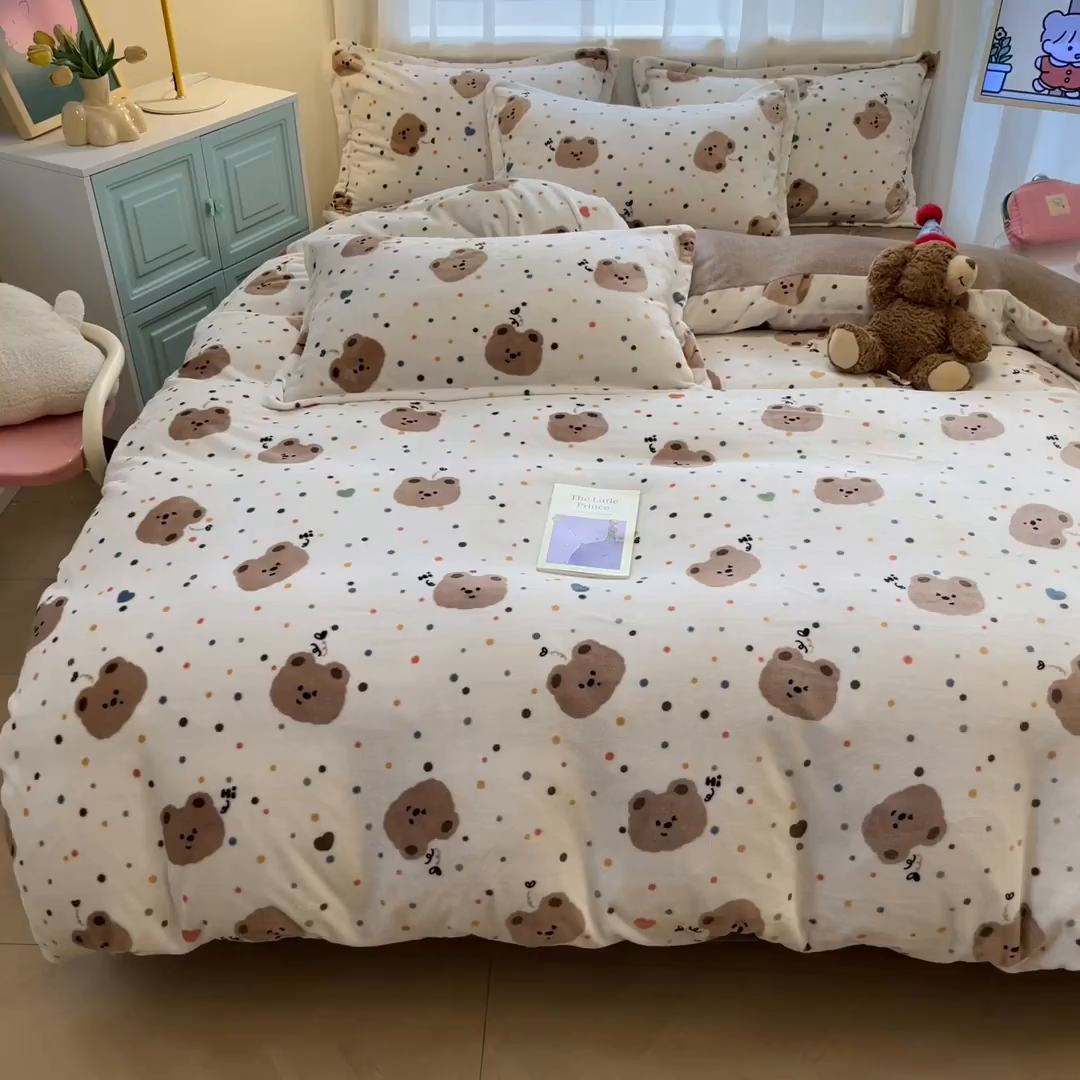 91家纺网 家纺一手货源 找家纺 川悦生活 2025新款高克重牛奶绒四件套-系列二 小熊仔仔