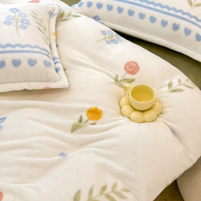 91家纺网 家纺一手货源 找家纺 川悦生活 2025新款高克重牛奶绒四件套-系列二 幸福花田-绿