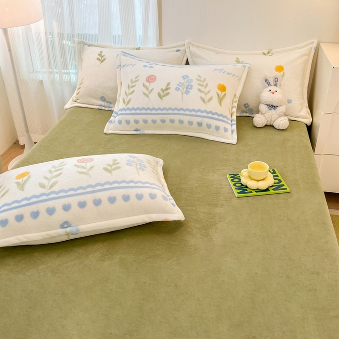 91家纺网 家纺一手货源 找家纺 川悦生活 2025新款高克重牛奶绒四件套-系列二 幸福花田-绿