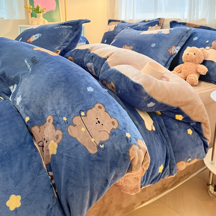 91家纺网 家纺一手货源 找家纺 川悦生活 2025新款高克重牛奶绒四件套-系列二 月亮熊仔