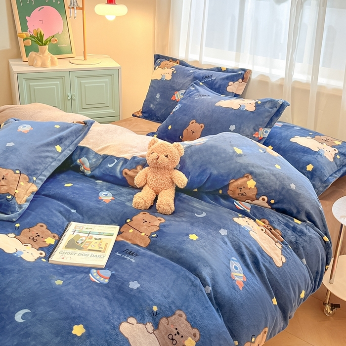 91家纺网 家纺一手货源 找家纺 川悦生活 2025新款高克重牛奶绒四件套-系列二 月亮熊仔