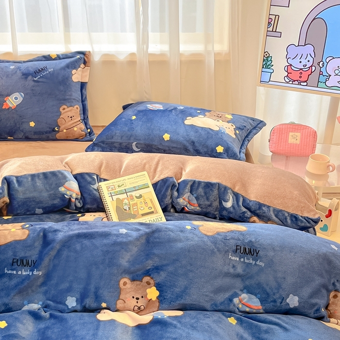 91家纺网 家纺一手货源 找家纺 川悦生活 2025新款高克重牛奶绒四件套-系列二 月亮熊仔