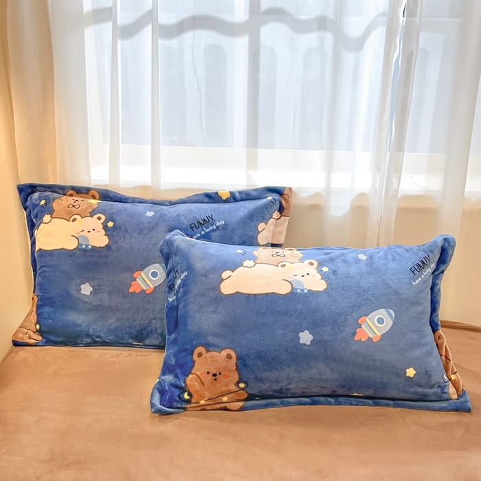 91家纺网 家纺一手货源 找家纺 川悦生活 2025新款高克重牛奶绒四件套-系列二 月亮熊仔