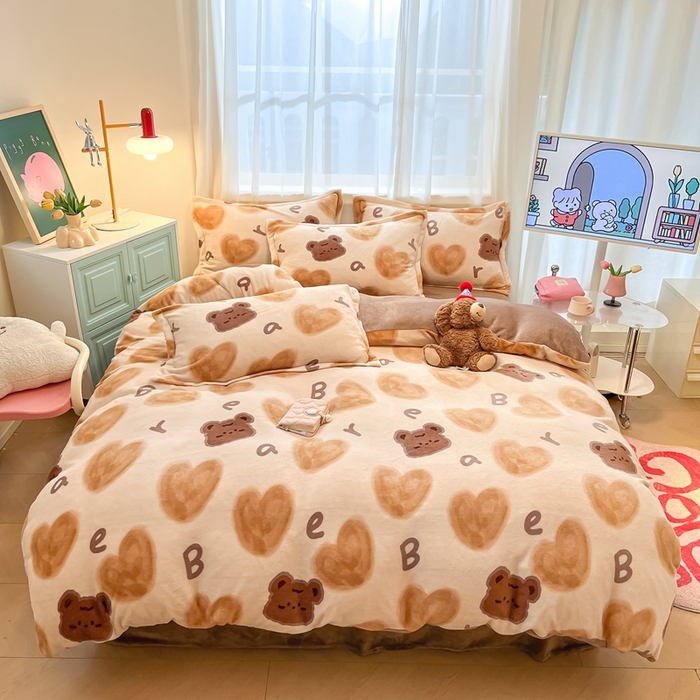 91家纺网 家纺一手货源 找家纺 川悦生活 2025新款高克重牛奶绒四件套-系列二 字母熊