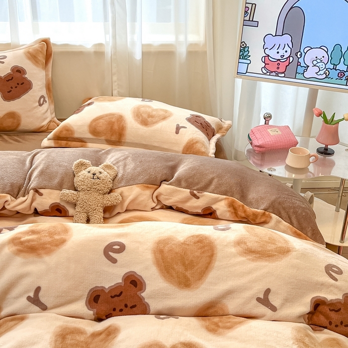 91家纺网 家纺一手货源 找家纺 川悦生活 2025新款高克重牛奶绒四件套-系列二 字母熊