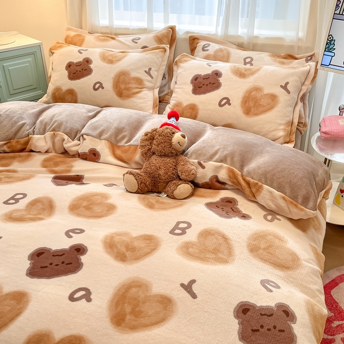 91家纺网 家纺一手货源 找家纺 川悦生活 2025新款高克重牛奶绒四件套-系列二 字母熊