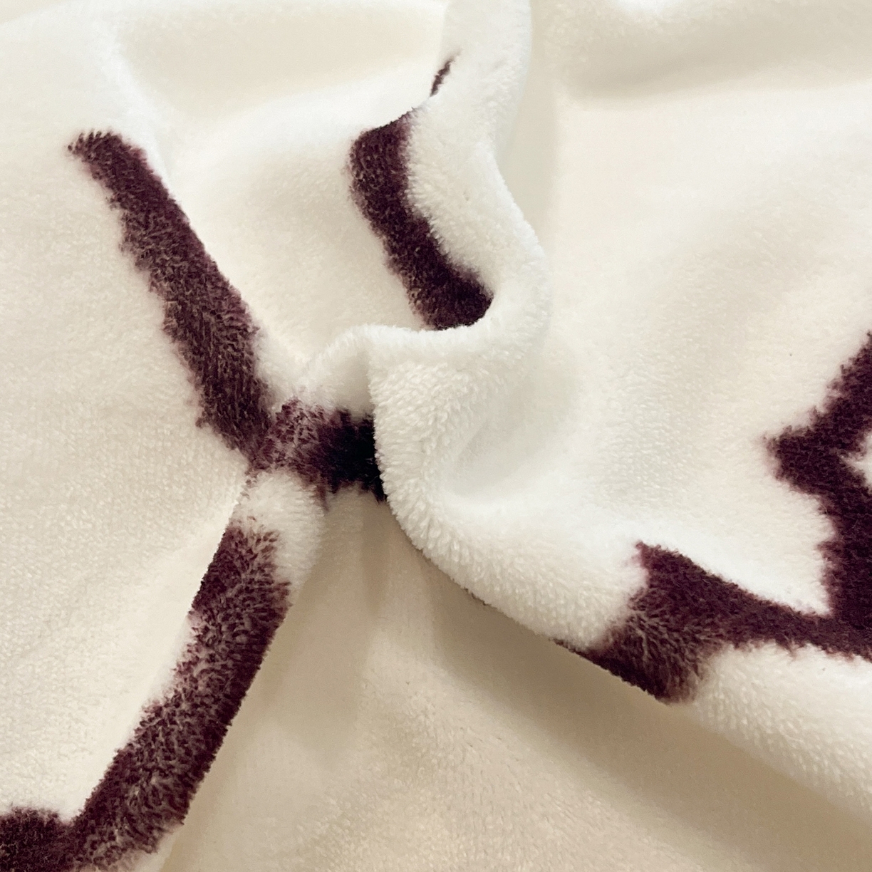 91家纺网 家纺一手货源 找家纺 （总）金爱家 2025新品A类正版授权miiiiichan咪酱大版卡通数码印花加厚牛奶绒系列四件套