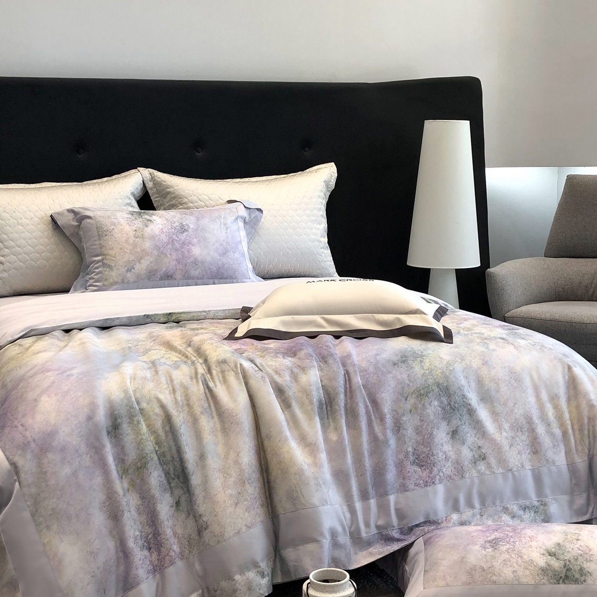 91家纺网 家纺一手货源 找家纺 佳汐蓝家纺 2025新款法式浪漫花卉超细旦天丝棉磨毛系列四件套-热淇淋 萤火岛屿