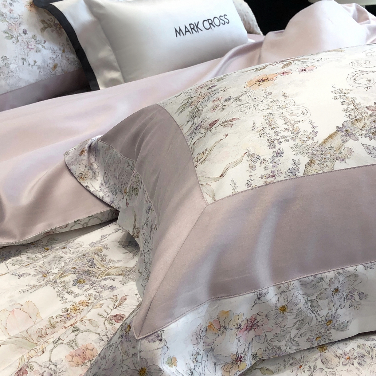 91家纺网 家纺一手货源 找家纺 （总）佳汐蓝家纺 2025新款法式浪漫花卉超细旦天丝棉磨毛系列四件套-热淇淋