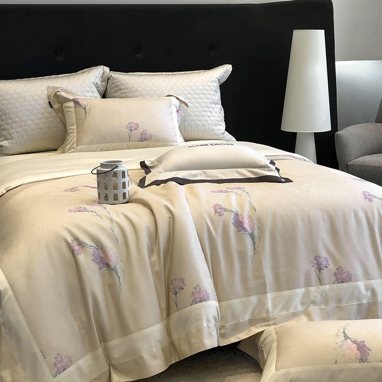 91家纺网 家纺一手货源 找家纺 佳汐蓝家纺 2025新款法式浪漫花卉超细旦天丝棉磨毛系列四件套-热淇淋 蜜糖花圃-茉莉黄