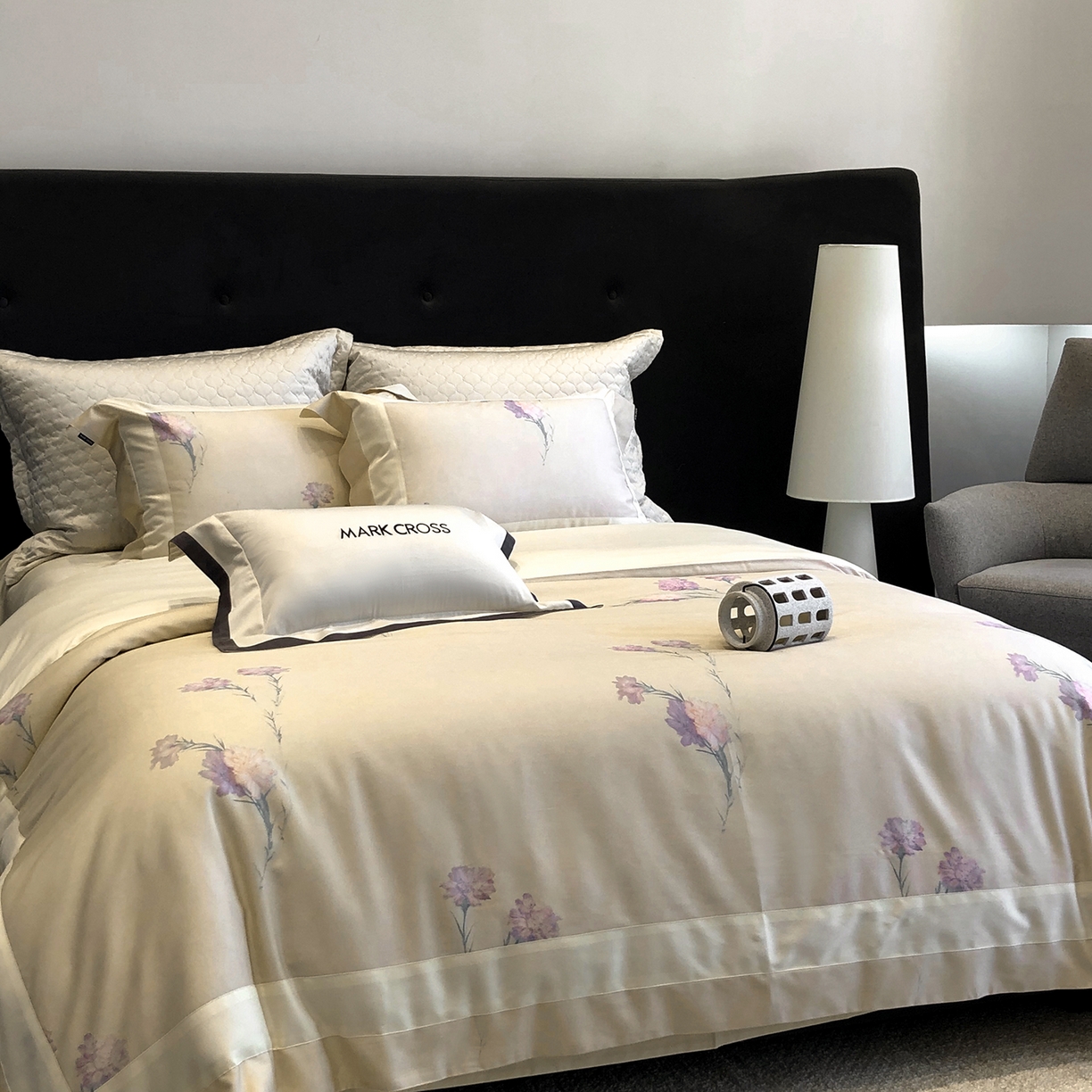 91家纺网 家纺一手货源 找家纺 佳汐蓝家纺 2025新款法式浪漫花卉超细旦天丝棉磨毛系列四件套-热淇淋 蜜糖花圃-茉莉黄