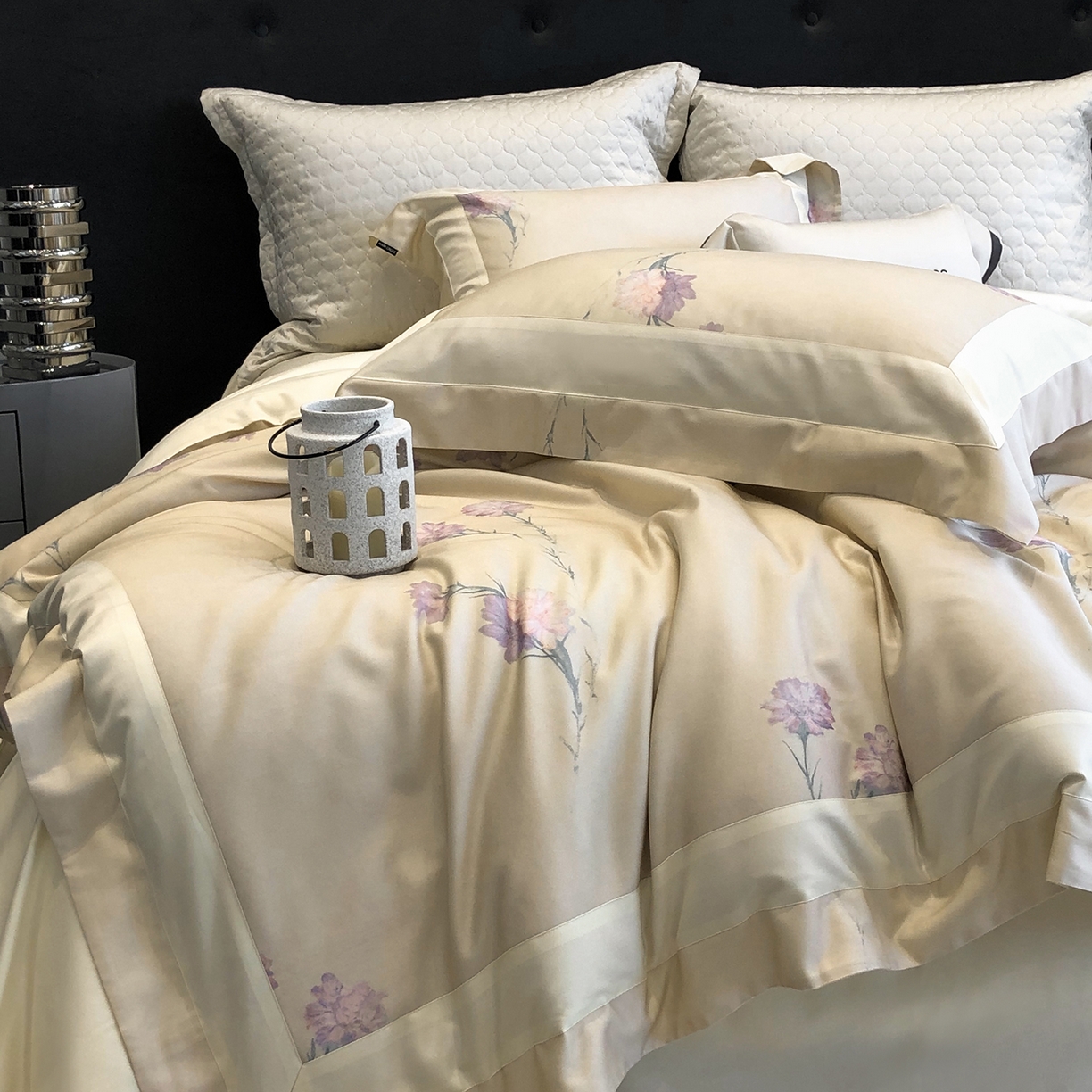 91家纺网 家纺一手货源 找家纺 佳汐蓝家纺 2025新款法式浪漫花卉超细旦天丝棉磨毛系列四件套-热淇淋 蜜糖花圃-茉莉黄