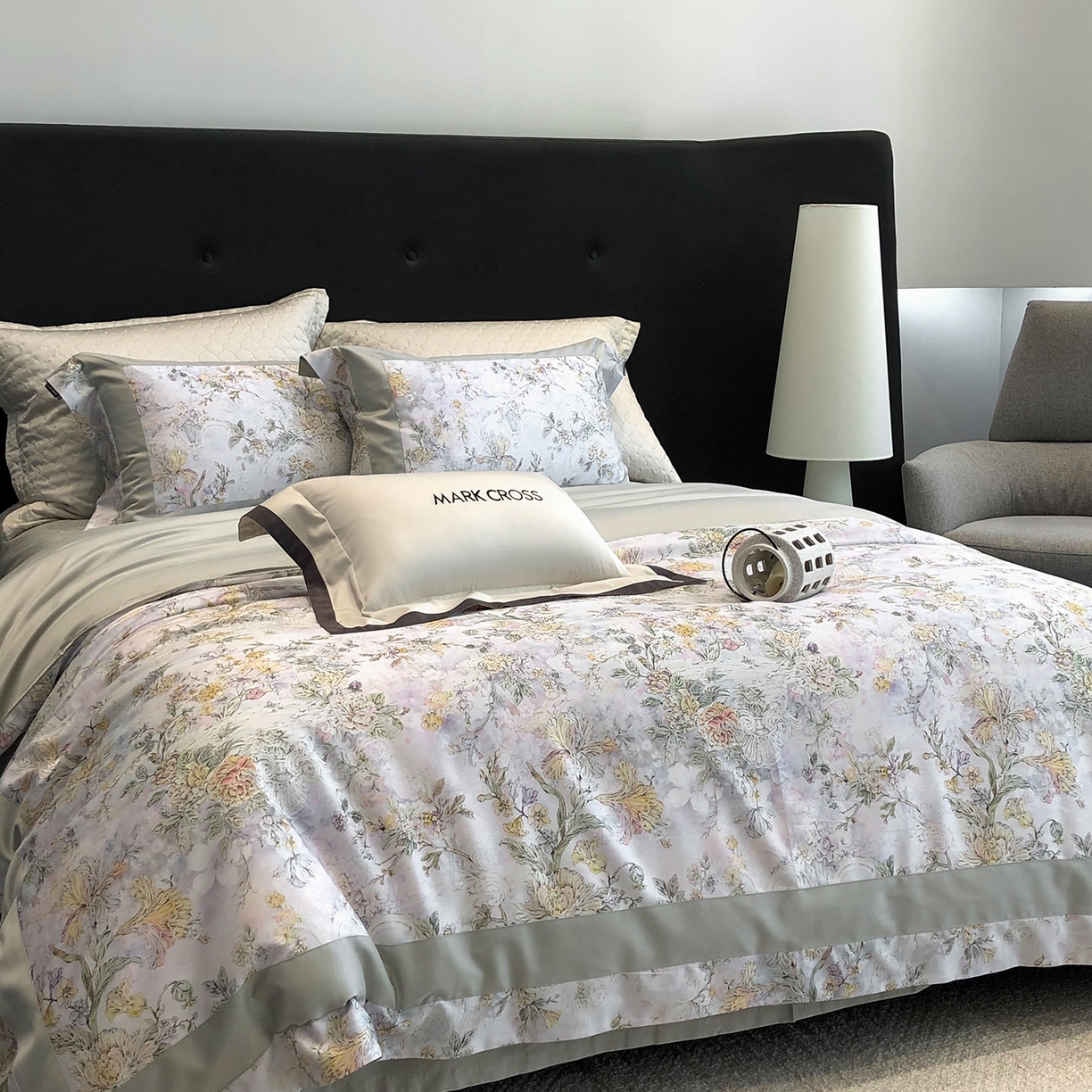 91家纺网 家纺一手货源 找家纺 佳汐蓝家纺 2025新款法式浪漫花卉超细旦天丝棉磨毛系列四件套-热淇淋 黛莉尔庄园-青豆绿