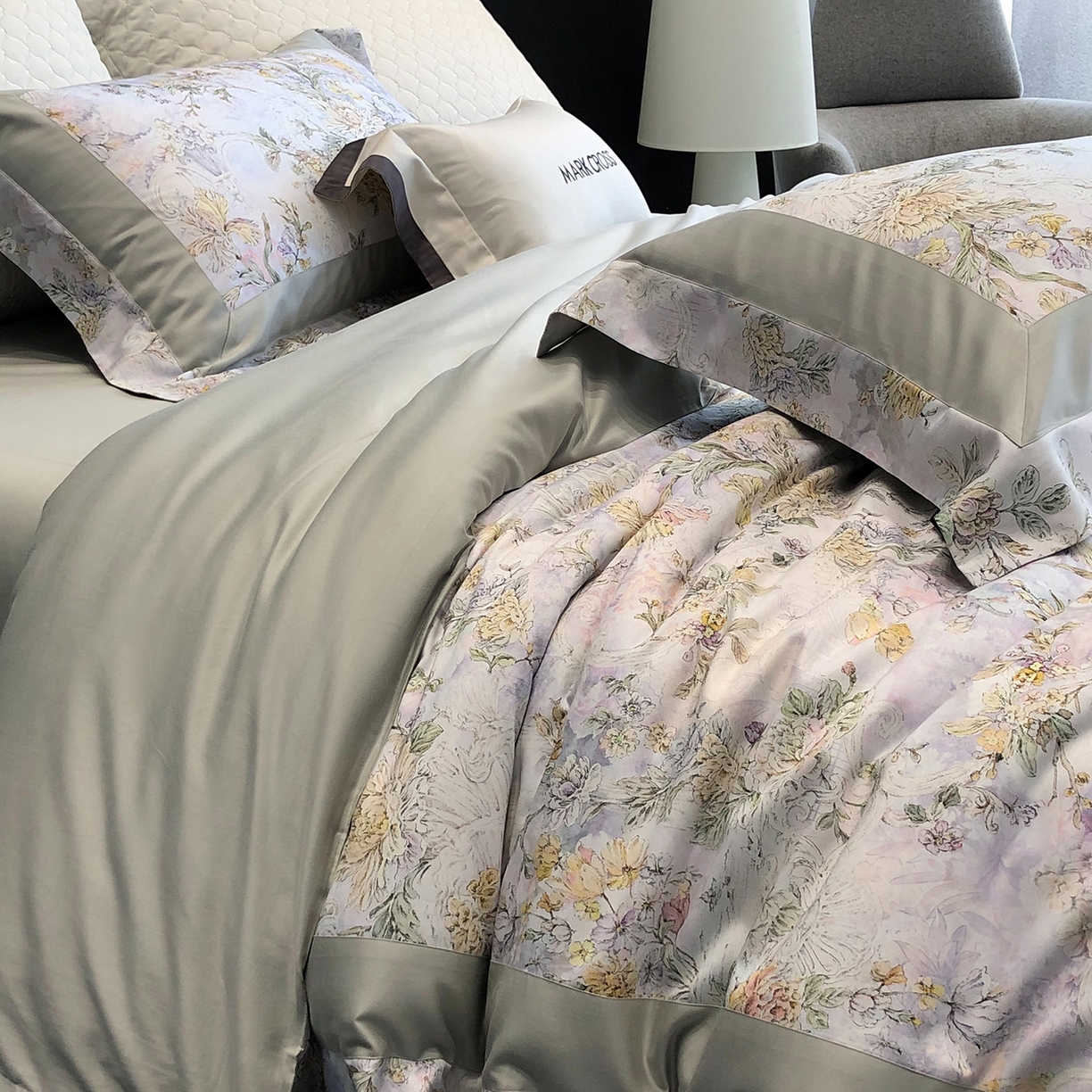 91家纺网 家纺一手货源 找家纺 佳汐蓝家纺 2025新款法式浪漫花卉超细旦天丝棉磨毛系列四件套-热淇淋 黛莉尔庄园-青豆绿