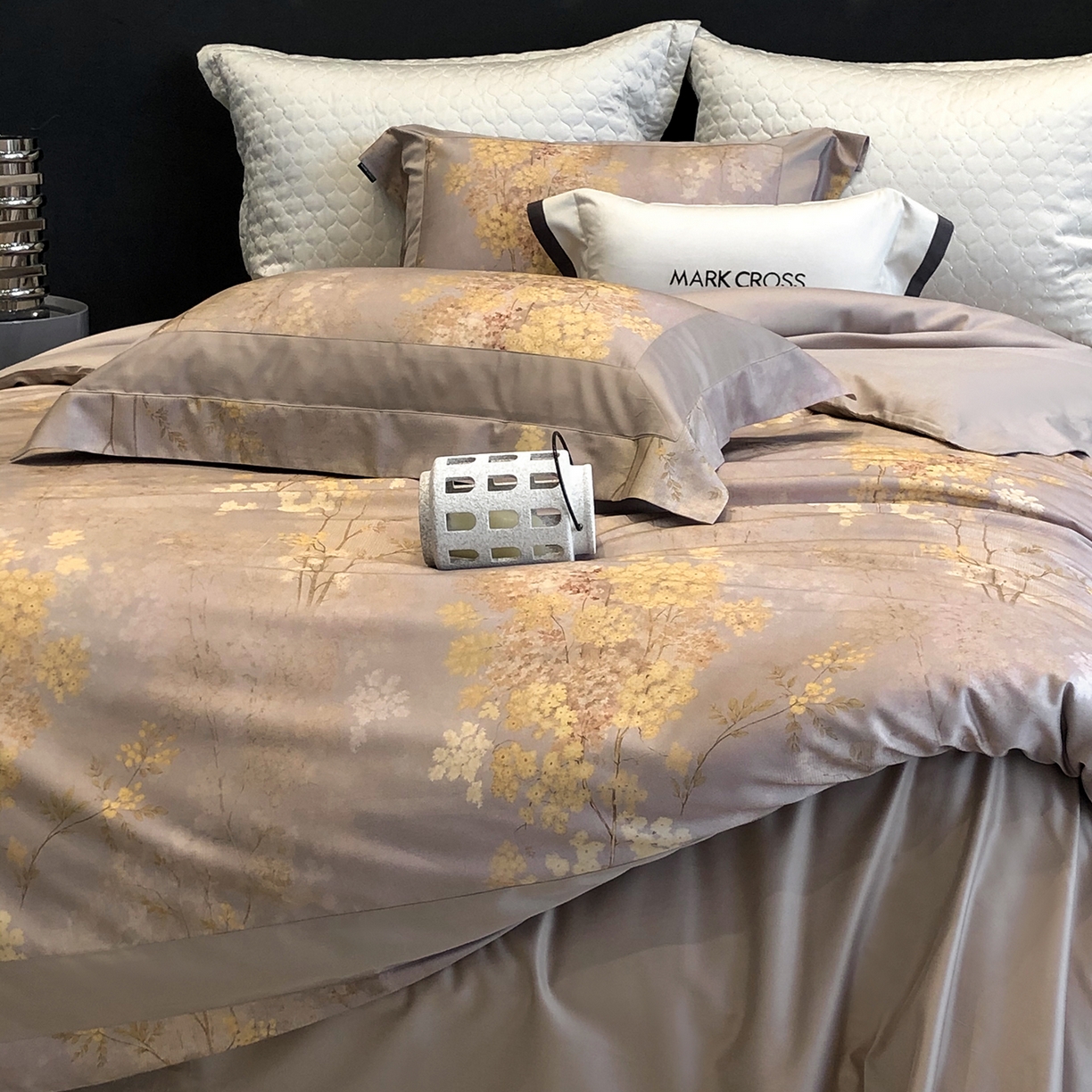 91家纺网 家纺一手货源 找家纺 佳汐蓝家纺 2025新款法式浪漫花卉超细旦天丝棉磨毛系列四件套-热淇淋 冬日花园