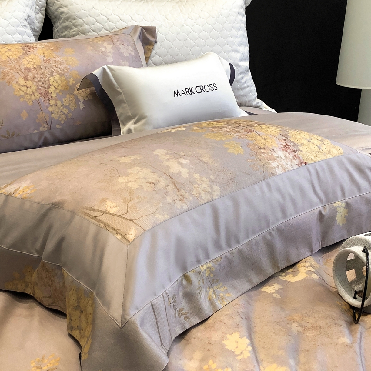 91家纺网 家纺一手货源 找家纺 佳汐蓝家纺 2025新款法式浪漫花卉超细旦天丝棉磨毛系列四件套-热淇淋 冬日花园