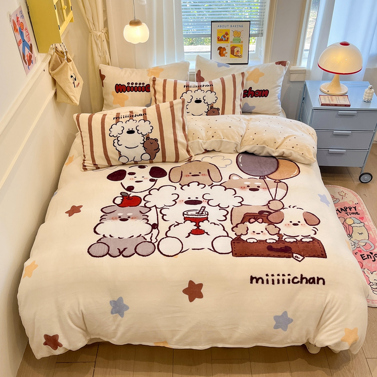 91家纺网 家纺一手货源 找家纺 金爱家 2025新品A类正版授权miiiiichan咪酱大版卡通数码印花加厚牛奶绒系列四件套 绒大版-咪酱星愿小狗