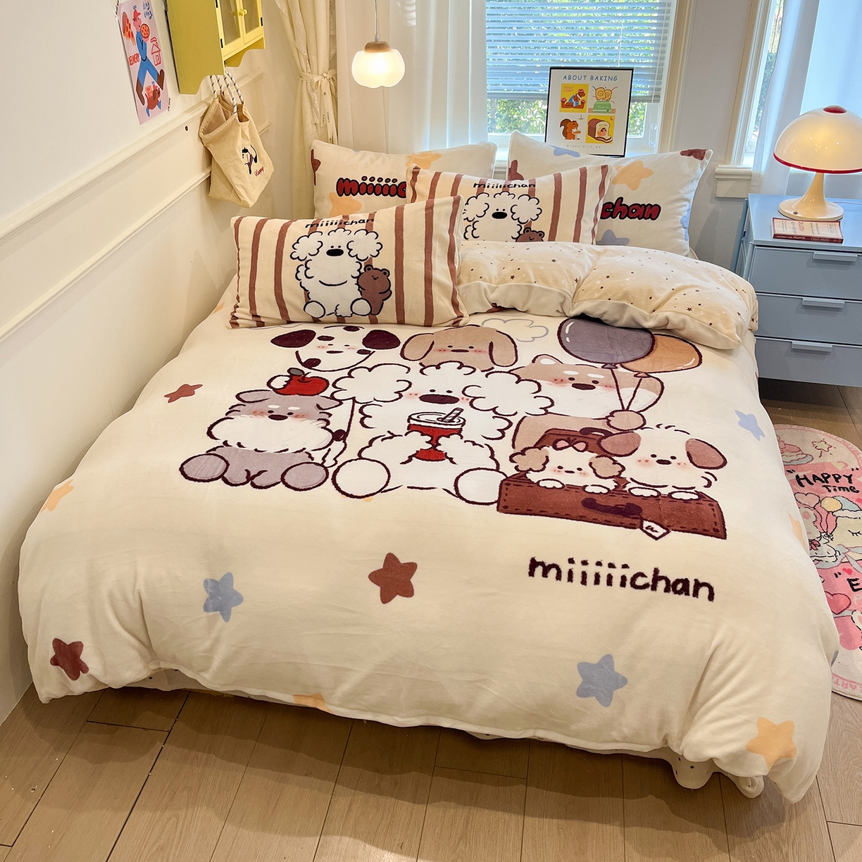 91家纺网 家纺一手货源 找家纺 金爱家 2025新品A类正版授权miiiiichan咪酱大版卡通数码印花加厚牛奶绒系列四件套 绒大版-咪酱星愿小狗