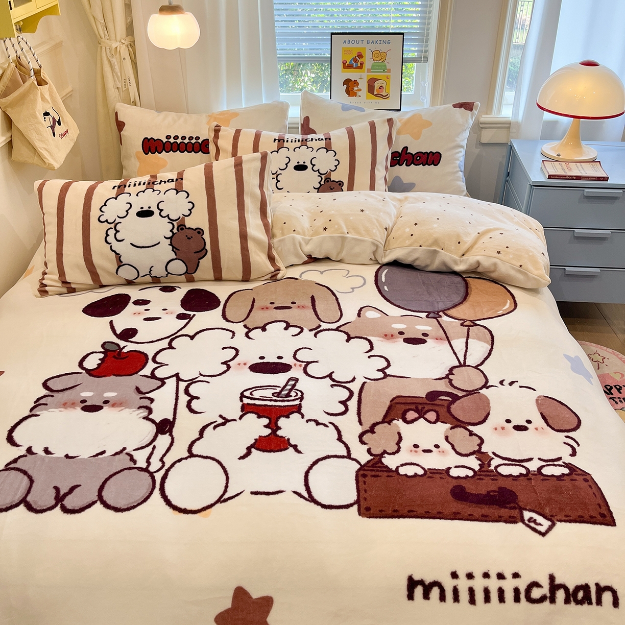 91家纺网 家纺一手货源 找家纺 金爱家 2025新品A类正版授权miiiiichan咪酱大版卡通数码印花加厚牛奶绒系列四件套 绒大版-咪酱星愿小狗
