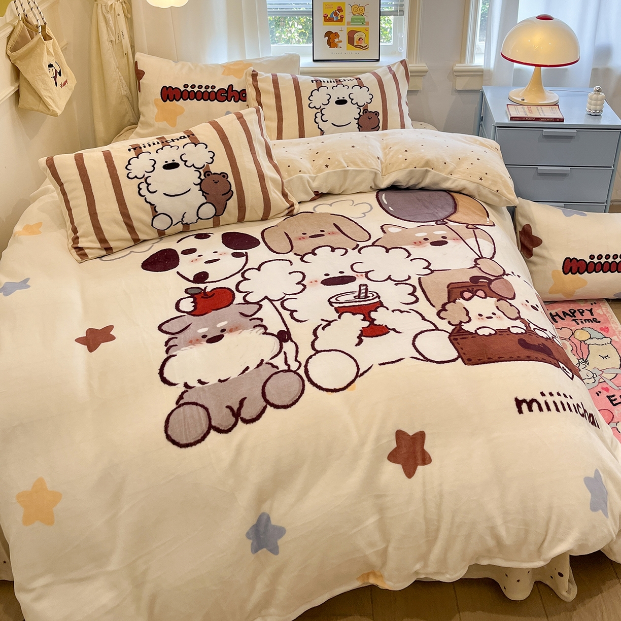 91家纺网 家纺一手货源 找家纺 金爱家 2025新品A类正版授权miiiiichan咪酱大版卡通数码印花加厚牛奶绒系列四件套 绒大版-咪酱星愿小狗