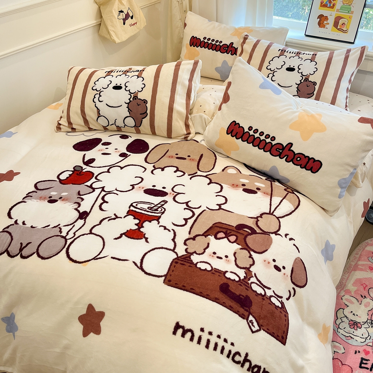 91家纺网 家纺一手货源 找家纺 金爱家 2025新品A类正版授权miiiiichan咪酱大版卡通数码印花加厚牛奶绒系列四件套 绒大版-咪酱星愿小狗